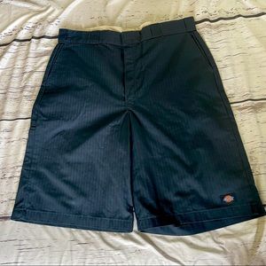 Dickies heavy navy shorts - size 38 herringbone weave